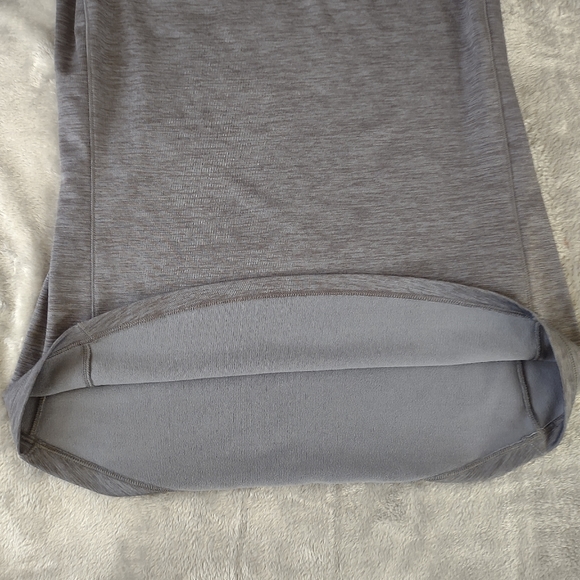 Women's Grey Under Armour ColdGear Fitted Long Sleeve Crewneck Shirt - Picture 4 of 9